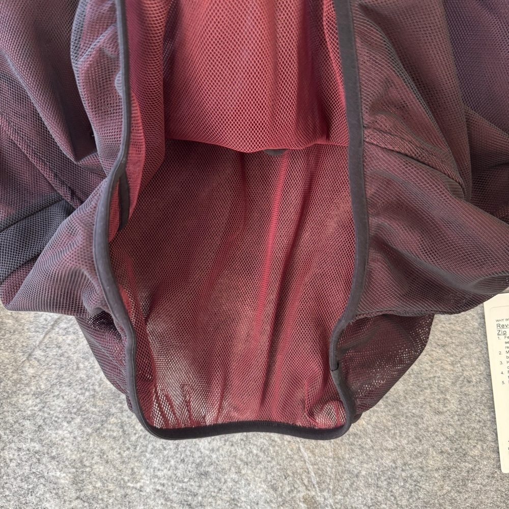 Lululemon Black Red Women's Reversible 1/2 Zip Up Mesh-on-mesh Jacket Size 12 - Picture 8 of 10